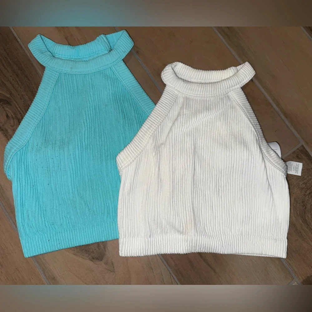 Aerie Aqua and a white Ribbed Knit cropped Top - Picture 1 of 2
